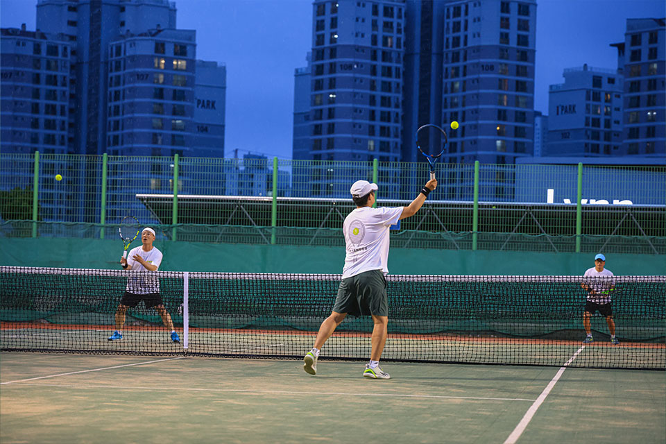 KNOC TENNIS
              CLUB